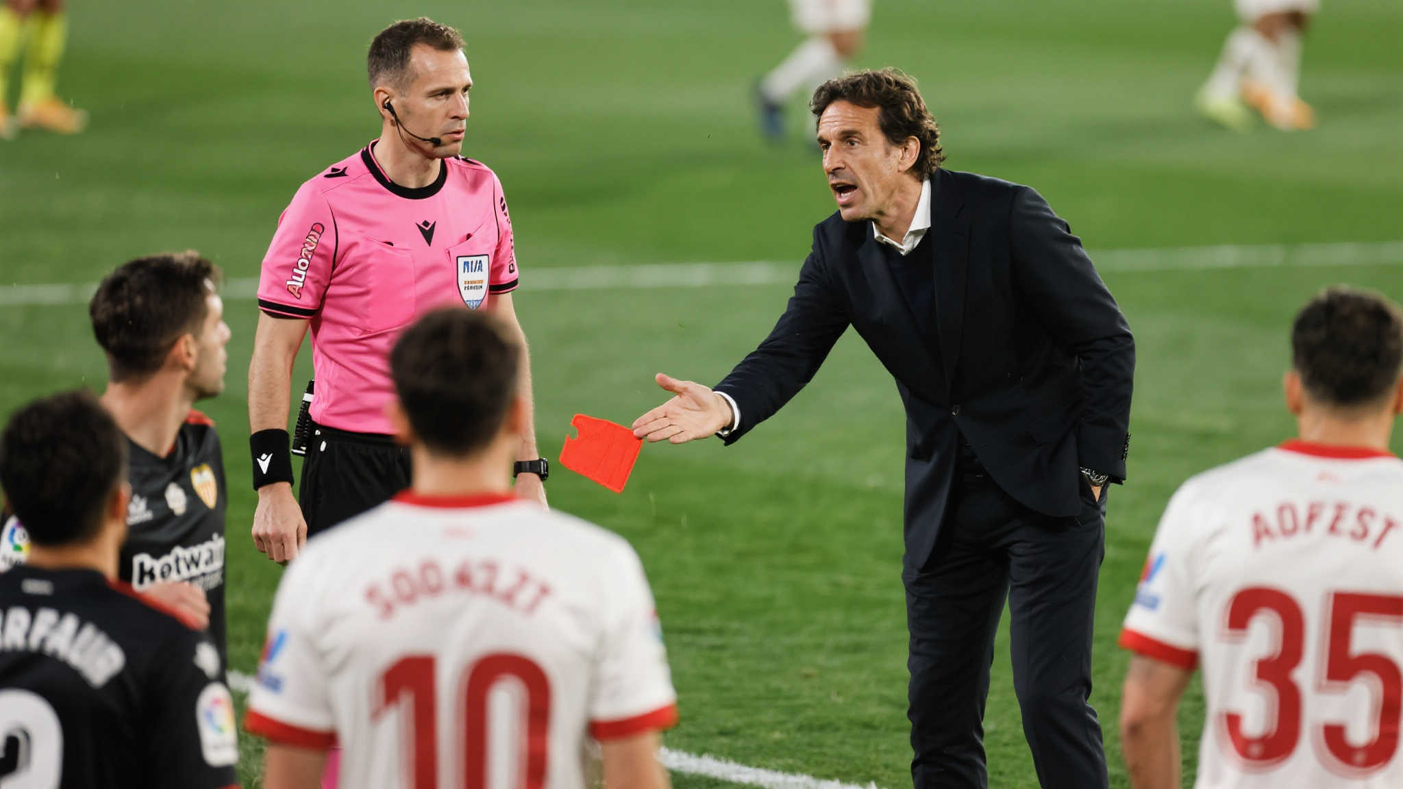 皇马10人鏖战逆转帕丘卡,阿隆索首胜告捷开启执教之路 皇马10人鏖战逆转帕丘卡,阿隆索首胜告捷开启执教之路